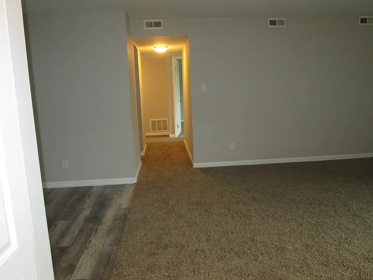 800 Brook Dr #6 — Photo 18