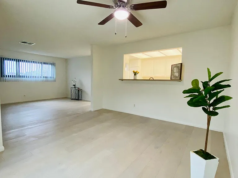 512 W Imperial Ave #5 — Photo 6