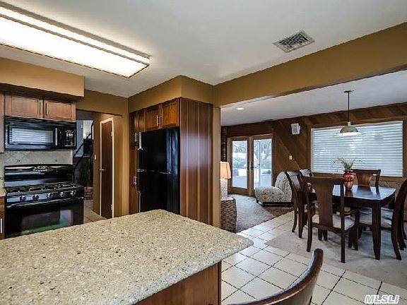 5th image of 51 Glen Ln