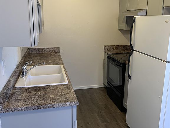 2nd image of 130 Rhode Island St SE APT C