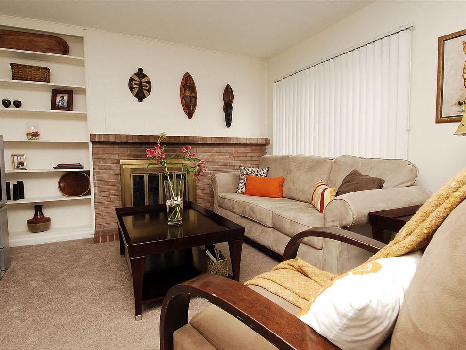 Holiday Townhomes in Lansing (4)