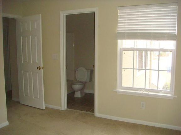 5th image of 1041 Village Creek Ln