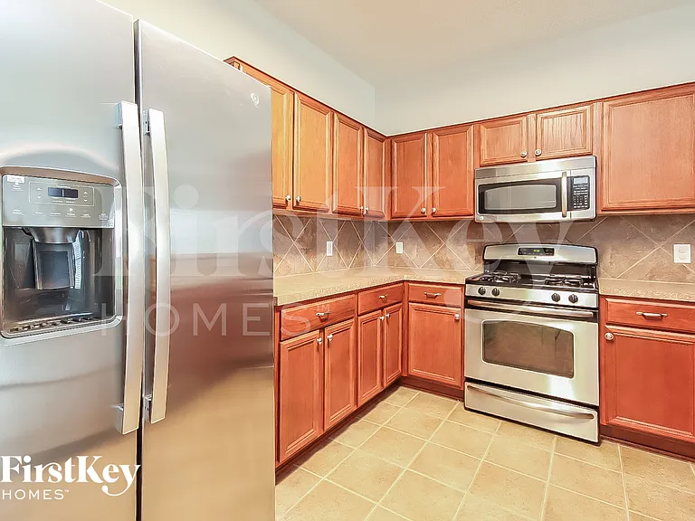 1018 Lamson Ct — Photo 5