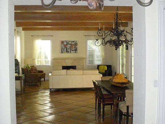 Elegant 38ft Living area
