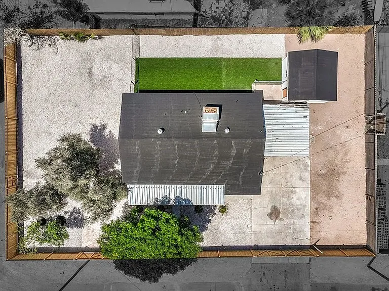 1150 June Ave — Photo 40