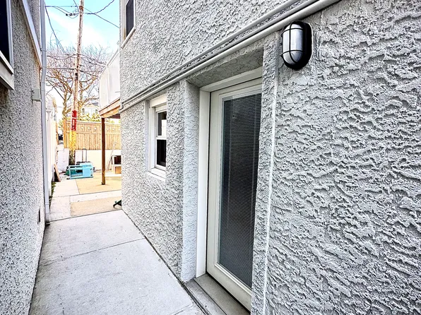 19 Illinois Ave, Long Beach, NY 11561