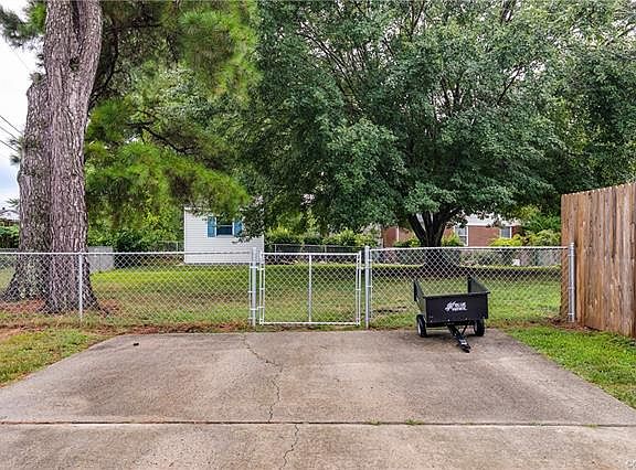 3rd image of 3811 Alston Ln
