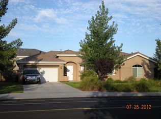 2447 Armstrong Ave, Clovis, CA 93611