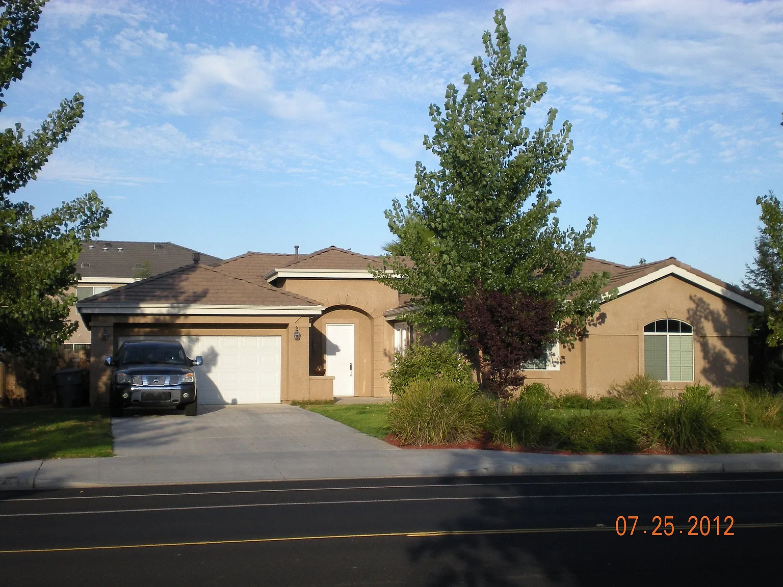 2447 Armstrong Ave photo 1