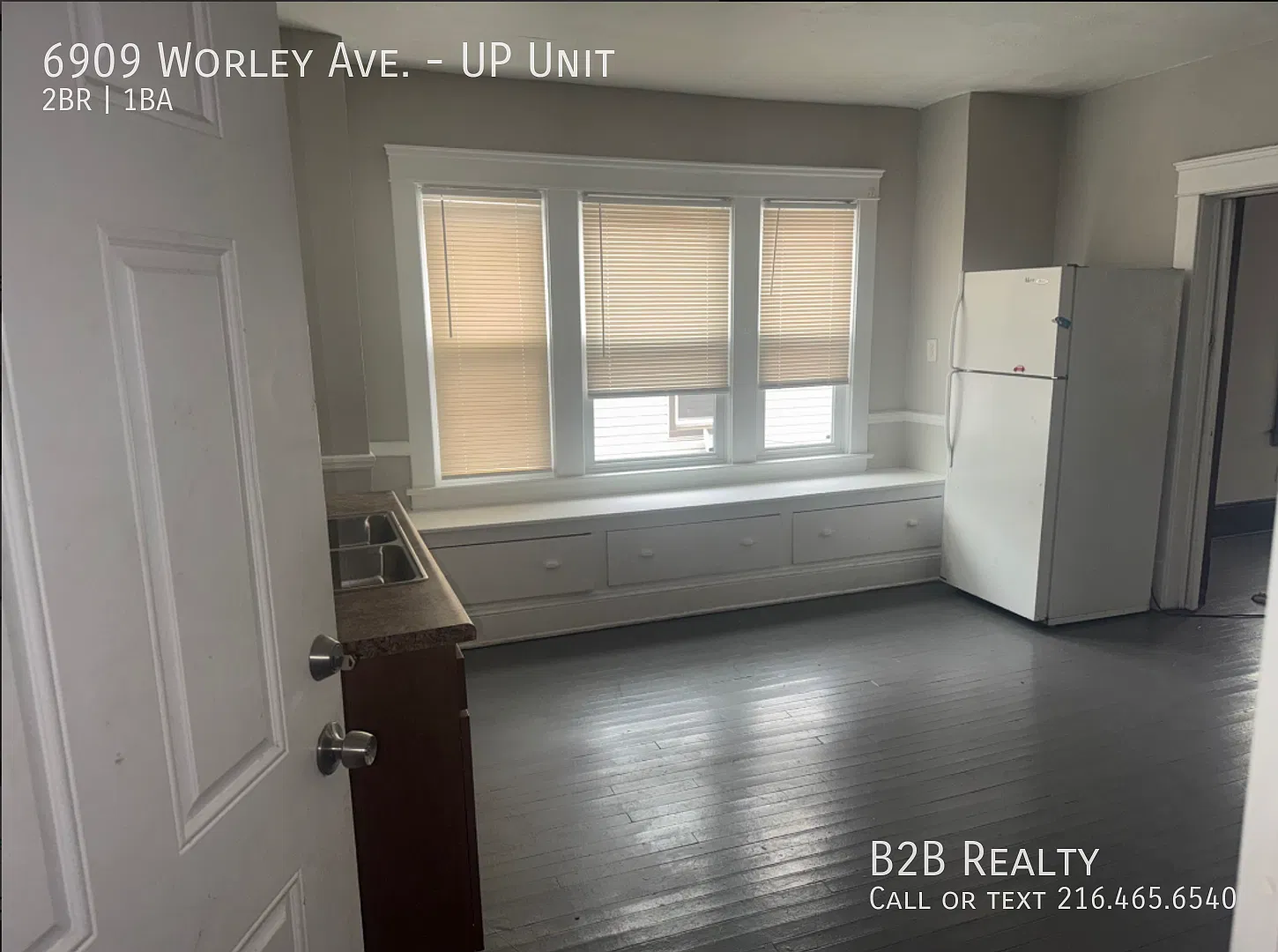 Charming 2-Bedroom Property in Prime Location — Photo 3
