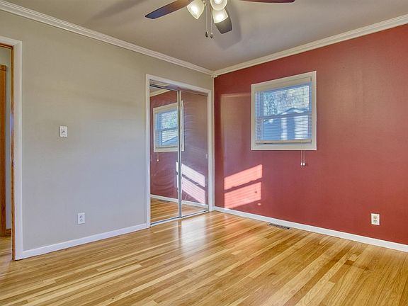 5th image of 7041 Elaine Ave