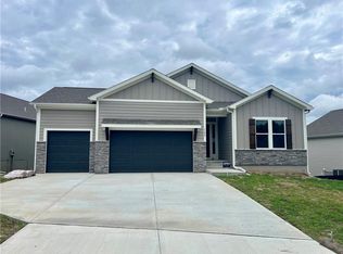 1128 SW Whitby Dr, Lees Summit, MO 64083