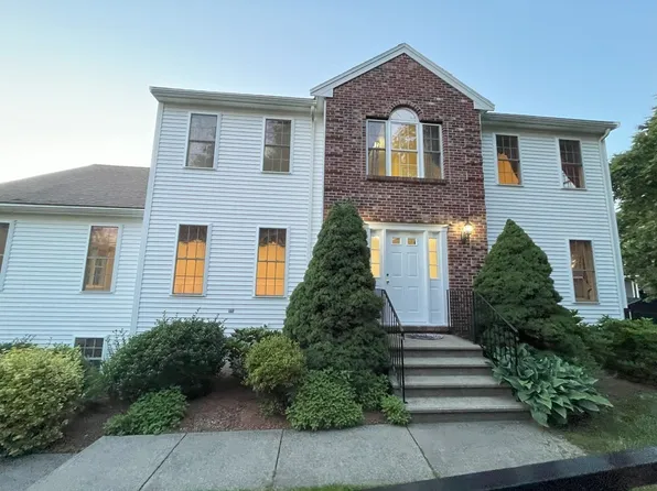 31 Hickory Ln, Hudson, MA 01749