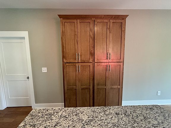 3rd image of 394 N Harris Rd
