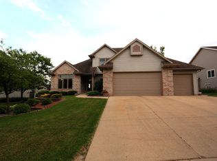2109 Lake Woods Way, Stoughton, WI 53589