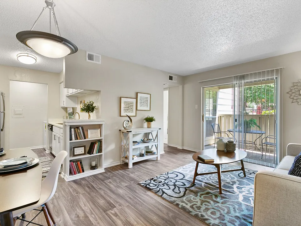 Creekwood Apartment Homes apartments community photo