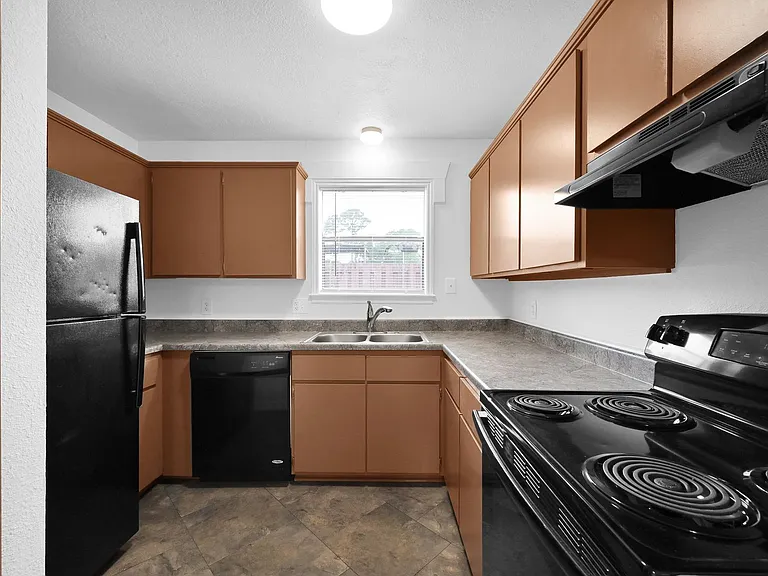Lakeview Point Apartments — Photo 20
