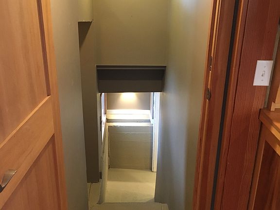stair to basement