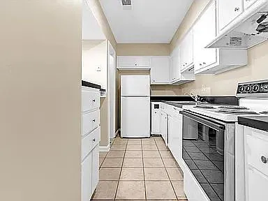 3967 Grahamdale Cir #B — Photo 5