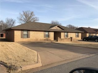 2115 Lynn Ln, Weatherford, OK 73096