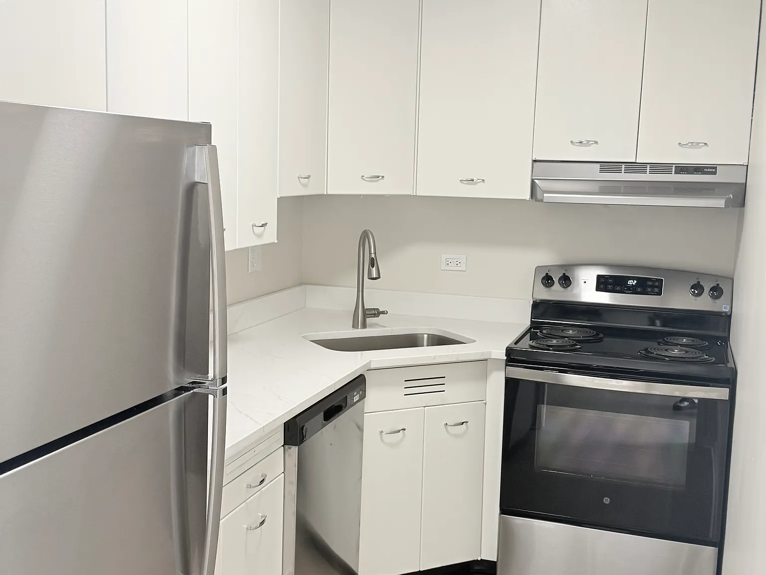 Parkview Apartments — Photo 2