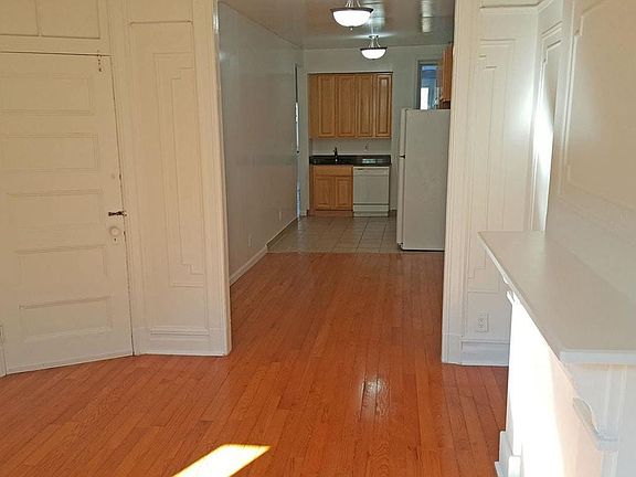 2nd image of 485 12th St APT 3R