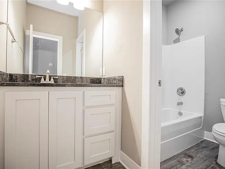 1048 Parker Ln — Photo 19