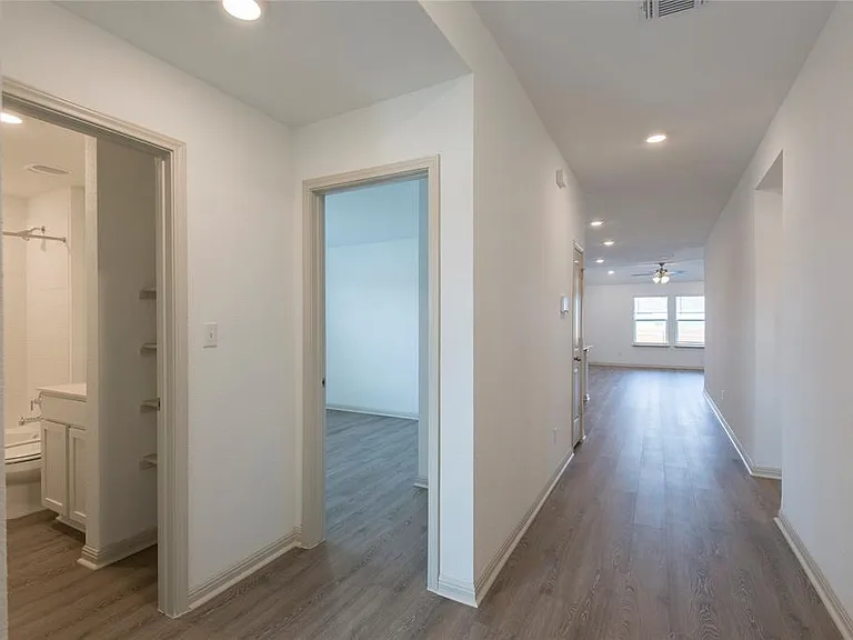132 Fort Clark Springs Dr — Photo 3