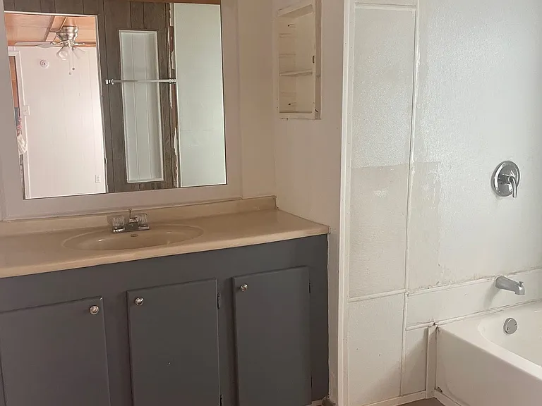 1345 Genoveva Ln — Photo 2