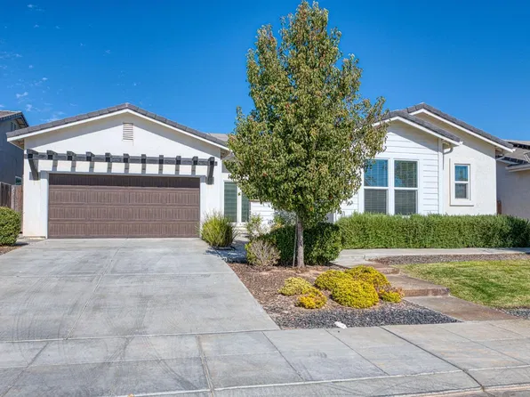 881 Groveland Ave W, Madera, CA 93636