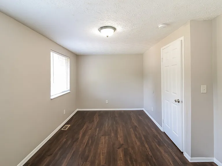 6818 Graves Mill Dr — Photo 11