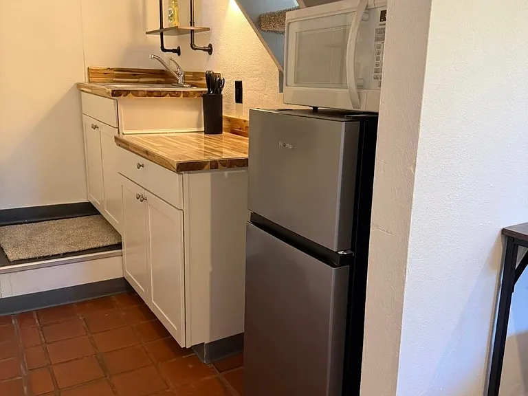 813 Carlisle Blvd NE #L — Photo 6
