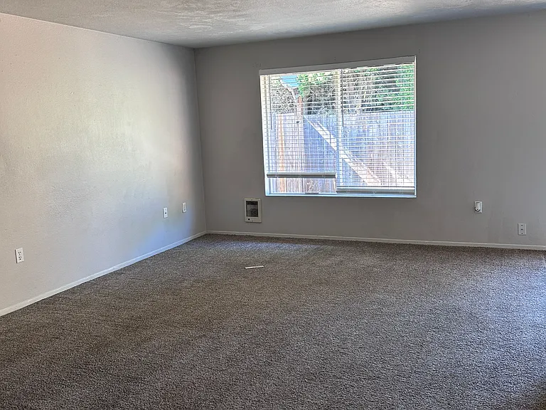 98 N Main St — Photo 7