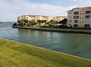 6 Harbour Isle Dr #104, Fort Pierce, FL 34949