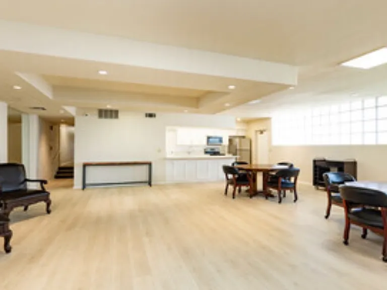 The Courtyard Apartments — Photo 5