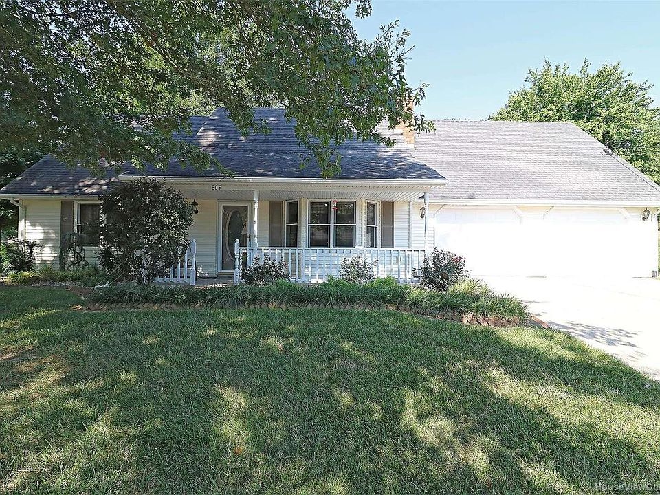 1st image of 805 Pecan Ln