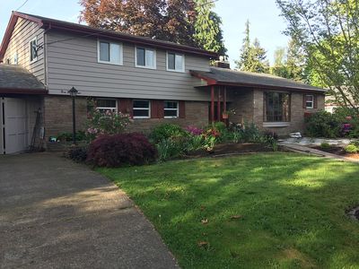 998 W Hayes St, Woodburn, OR, 97071