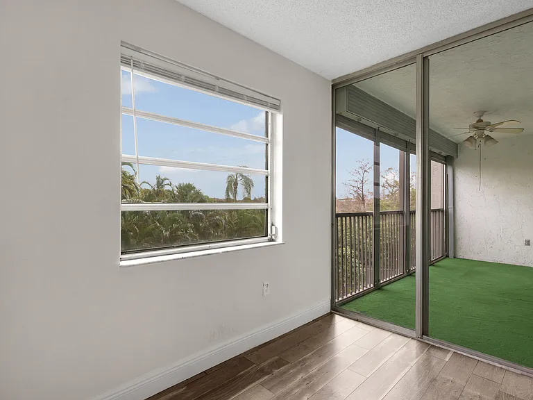3940 Inverrary Blvd #404-A — Photo 16