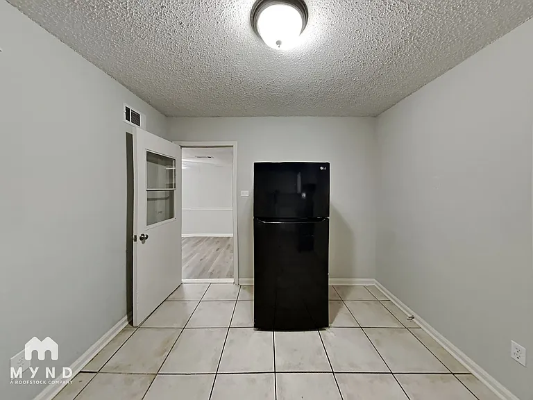 2061 Coral Hills Dr — Photo 6