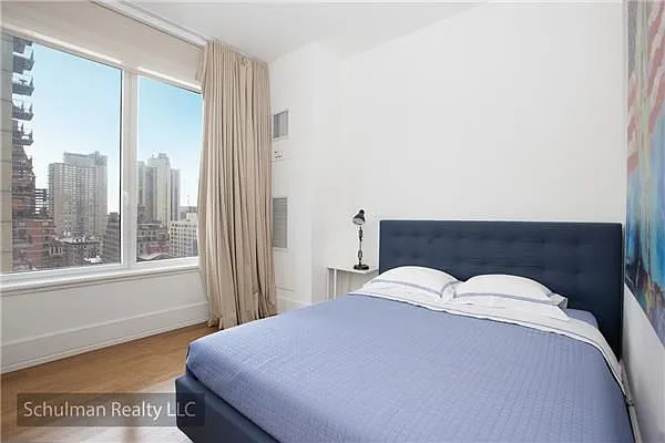 Sold by Schulman Realty LLC | media 8