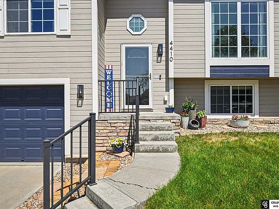 3rd image of 4410 Waterford Ave