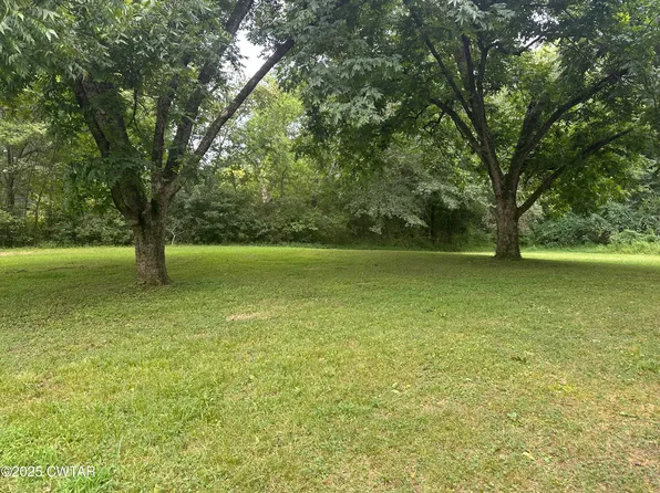 3 W 3rd St, Henderson, TN 38340