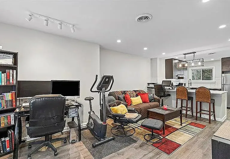 1043 S Trenton Ave #1 — Photo 1