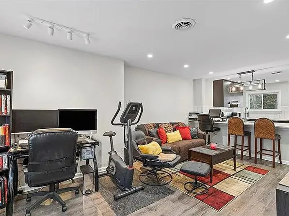 1043 S Trenton Ave #1, Pittsburgh, PA 15221