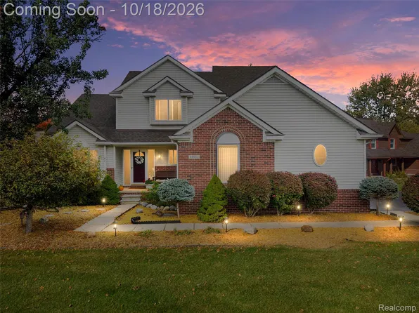 13552 Windmoor Dr, South Lyon, MI 48178