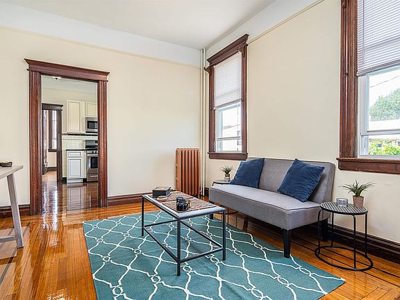 4th image of 6415 Bergenwood Ave #1