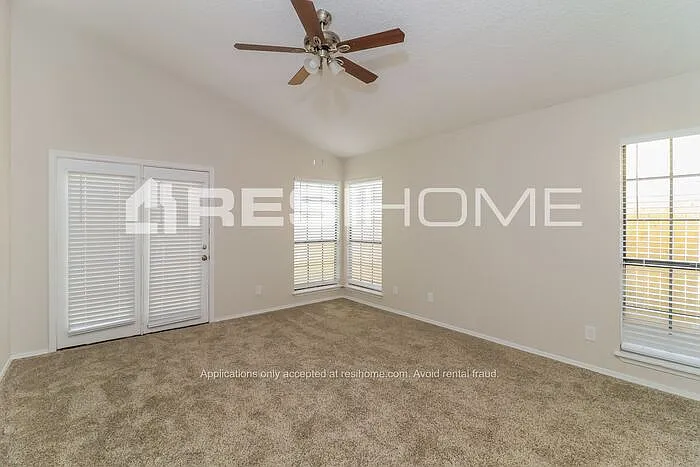 2621 Galemeadow Dr — Photo 11