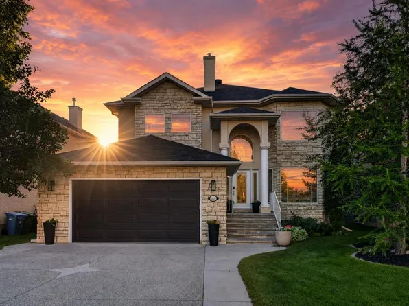 165 W Strathlea Pl SW, Calgary, AB T3H 4T5