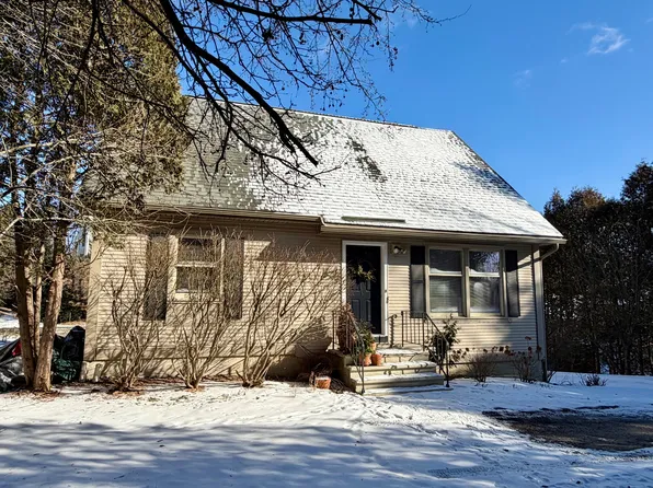 2 Brickyard Rd #2, Essex Junction, VT 05452