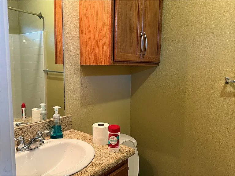 2925 McLaren Dr — Photo 17